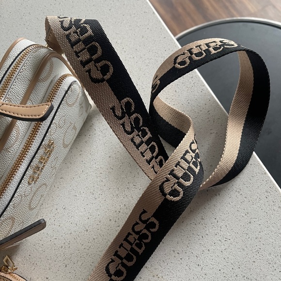 Guess Crossbody Bag - Picture 3 of 5
